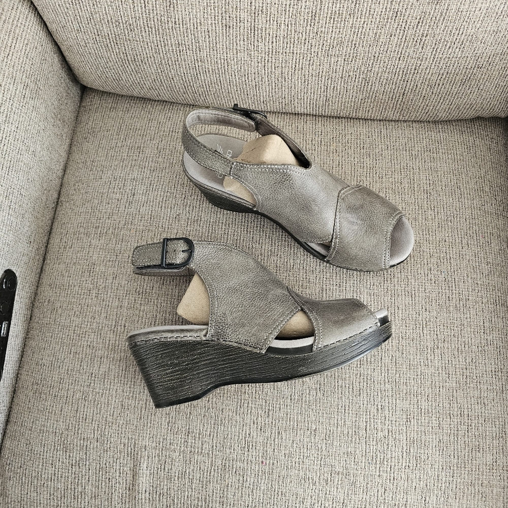 Dansko Vanda Peeptoe - Picture 2 of 8